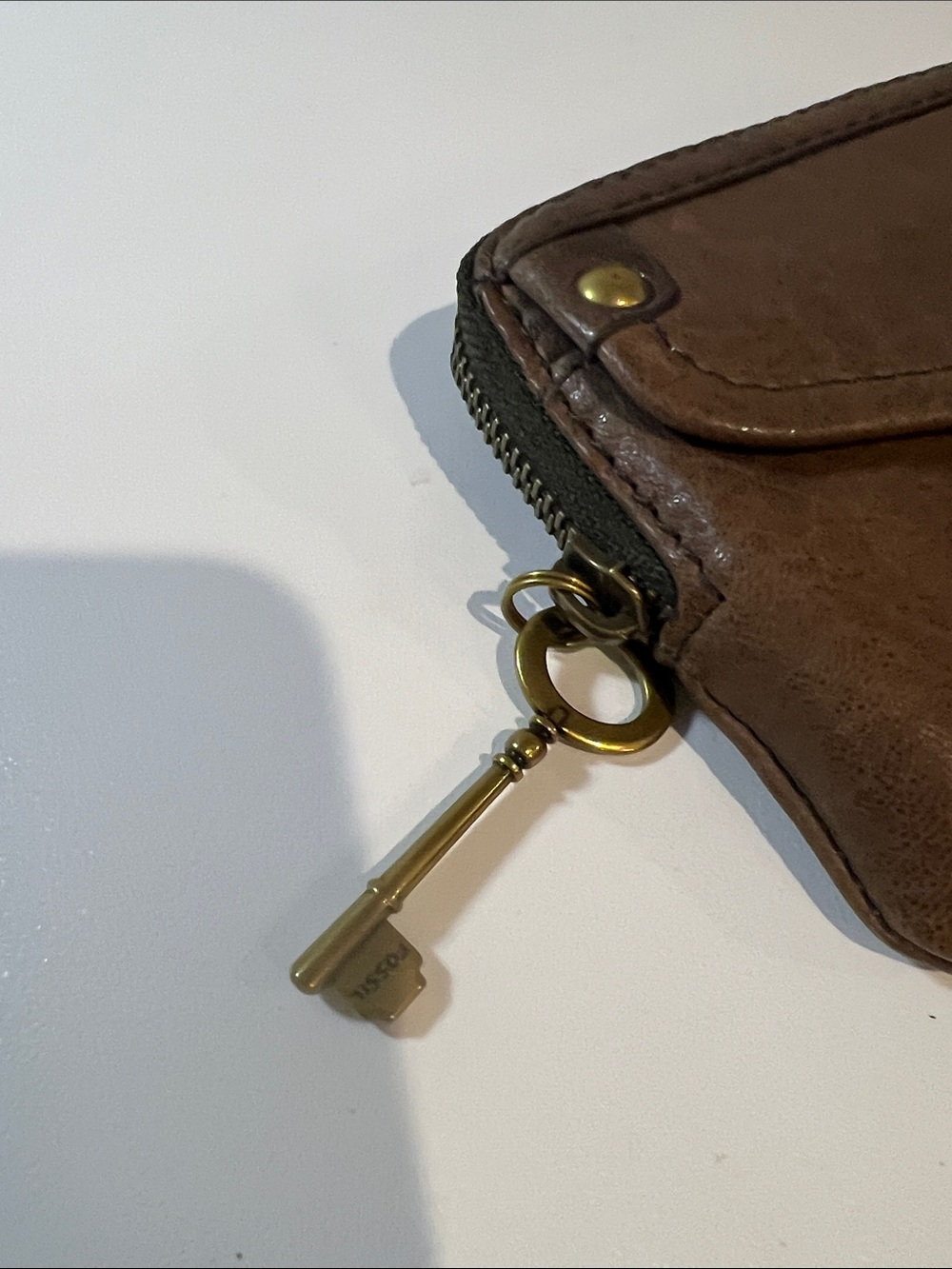 Fossil Brown Leather Zip Coin Wallet with Key Charm - Picture 3 of 6